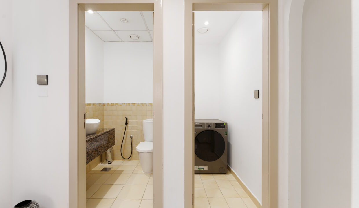 Bathroom 4-Laundry room